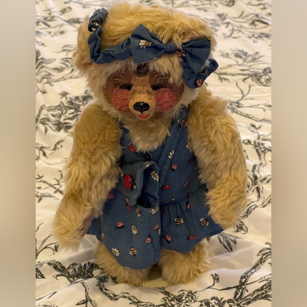 Barton’s Creek Collection by Gund Bear with Stand 13” “Nadine” 1999